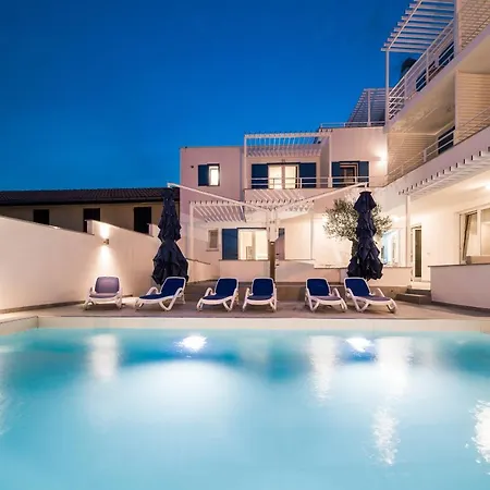 Seaside With A Swimming Pool Selce, Crikvenica - 19899 Appartement